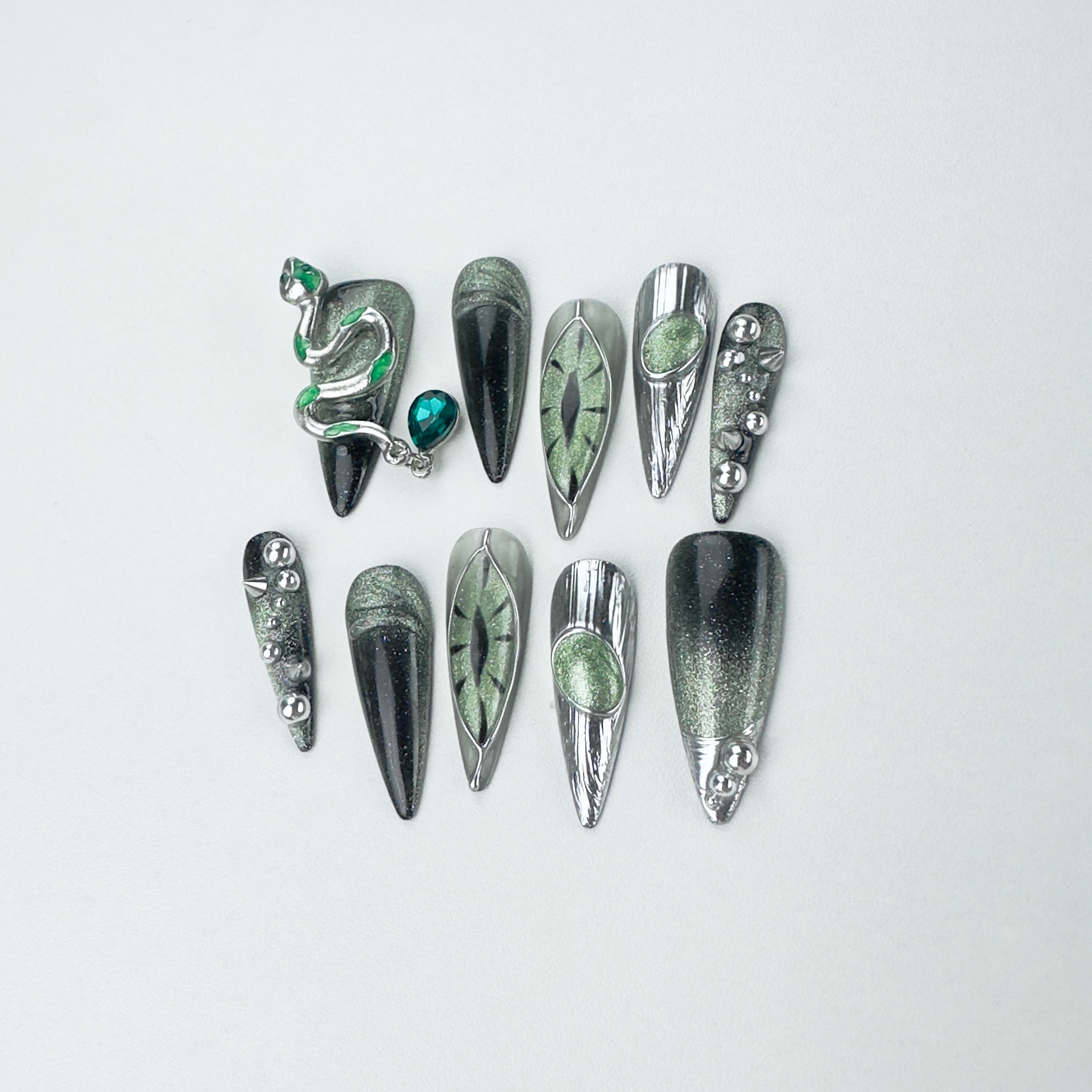 Serpent’s Envy press on nails - 10 pcs set