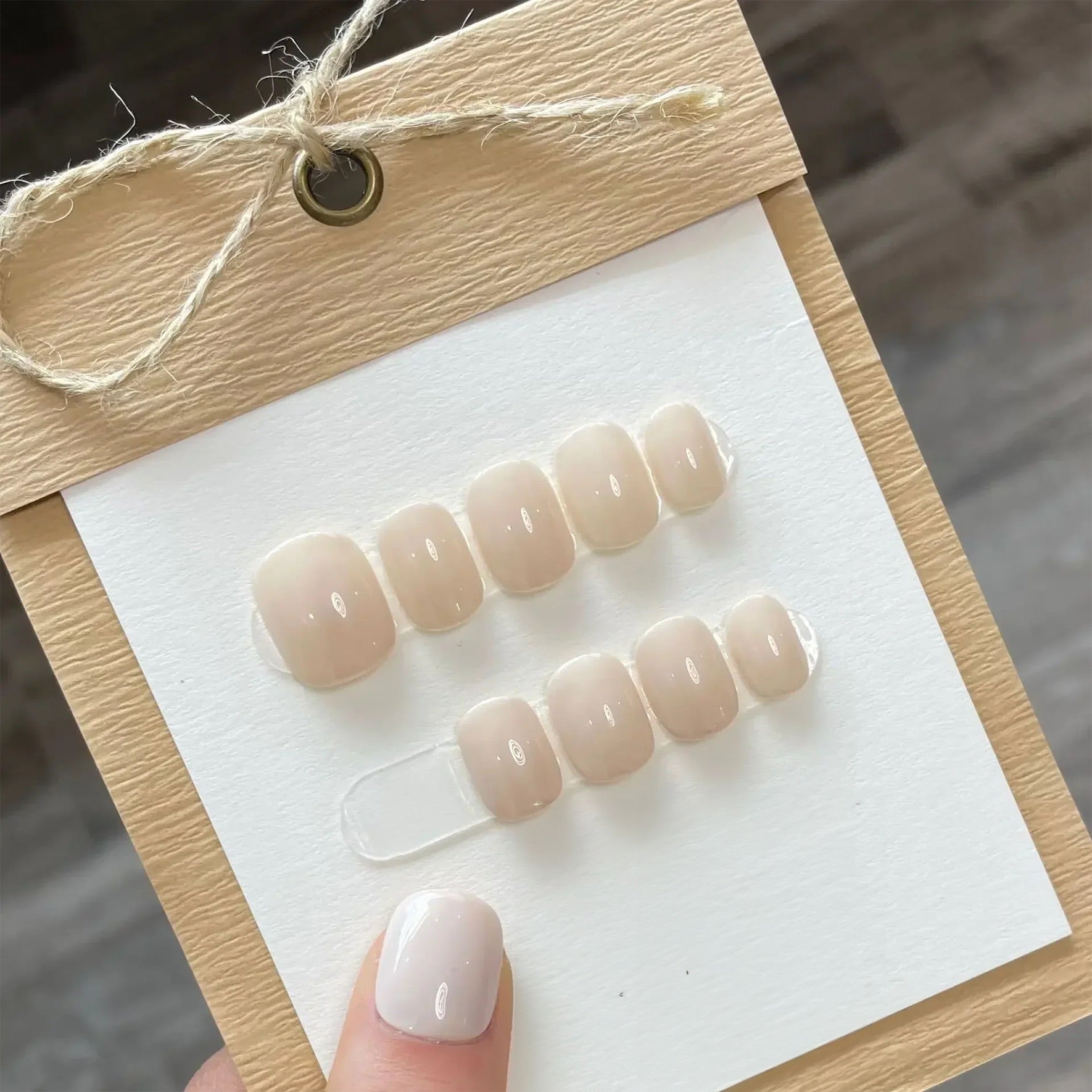 Elegant ivory nude press-on nails - Exclusive 10-piece set