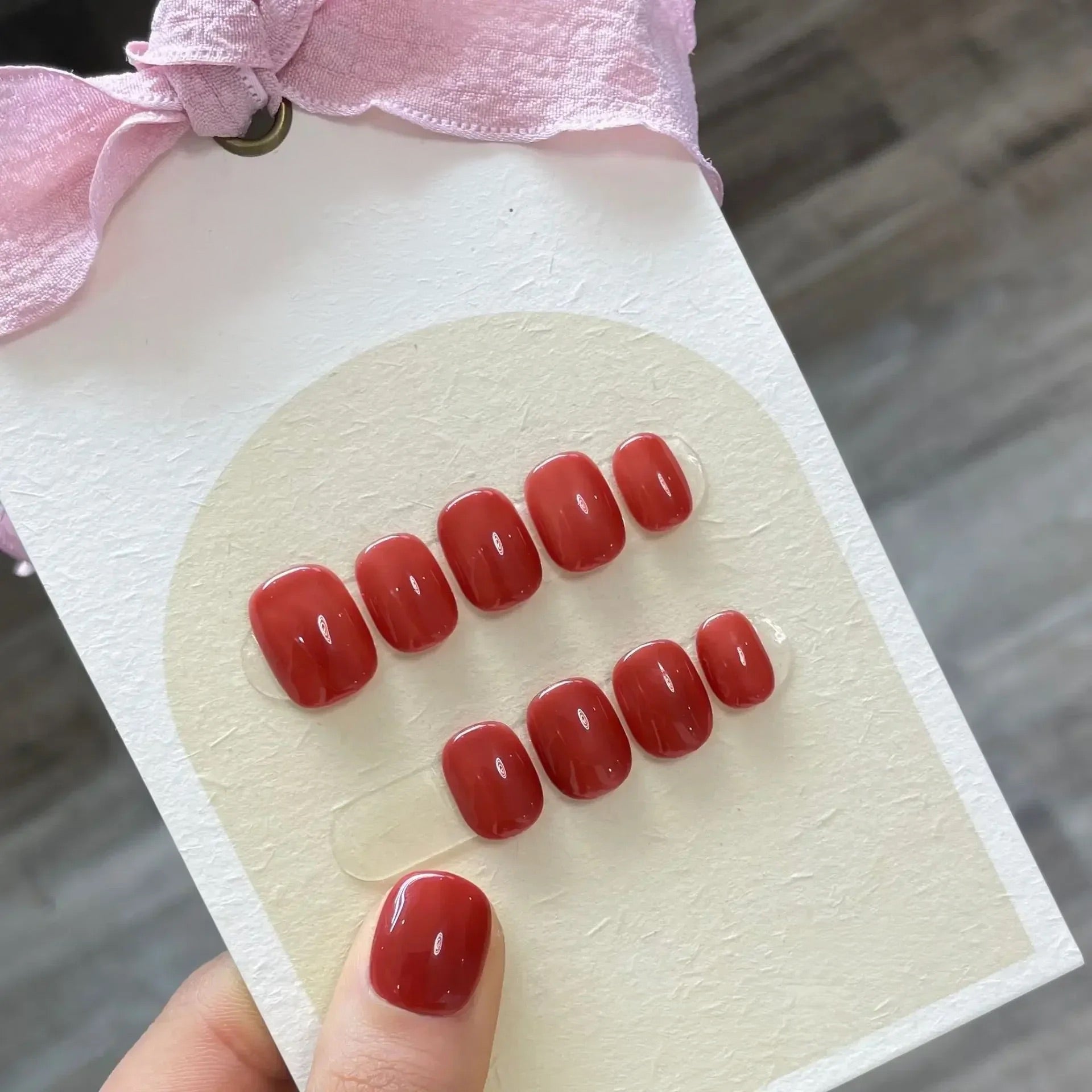 Classic ruby red press-on nails - Elegant 10-piece set